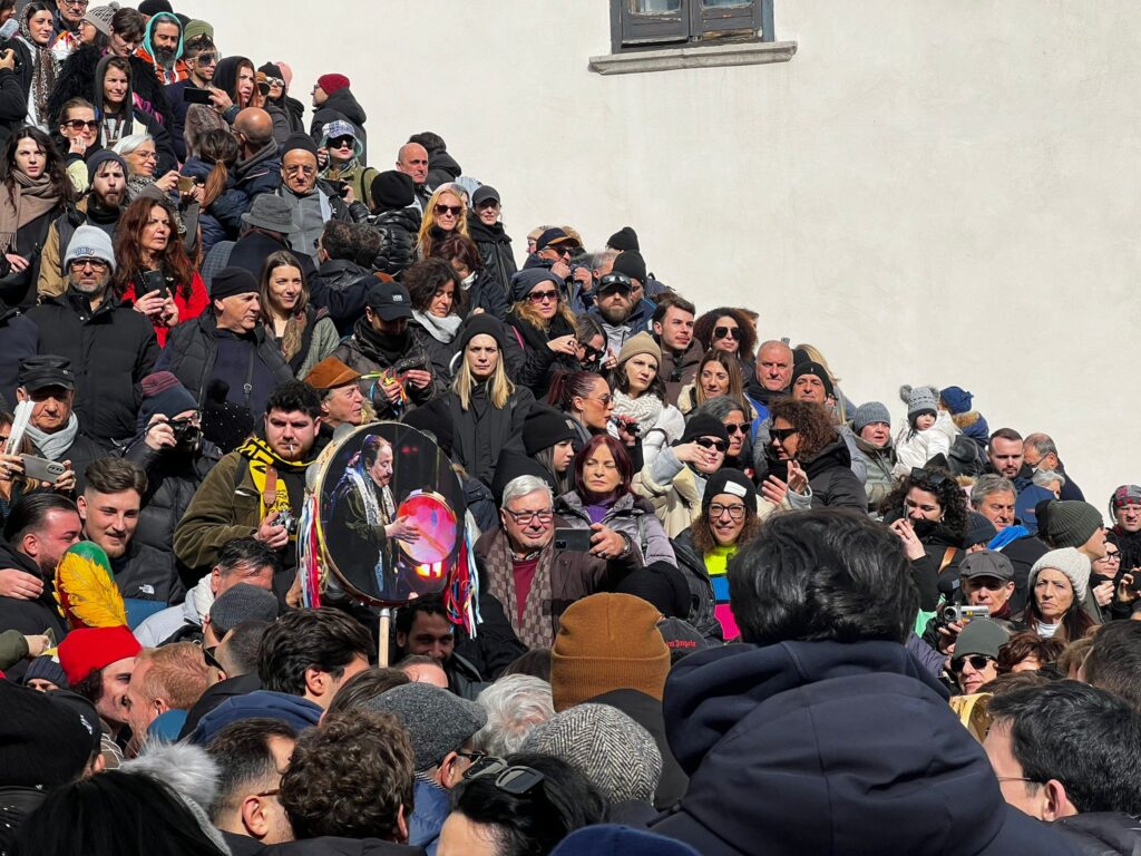 Montevergine, la Candelora illumina il Santuario: tra fede, folklore e inclusione. Video e Foto