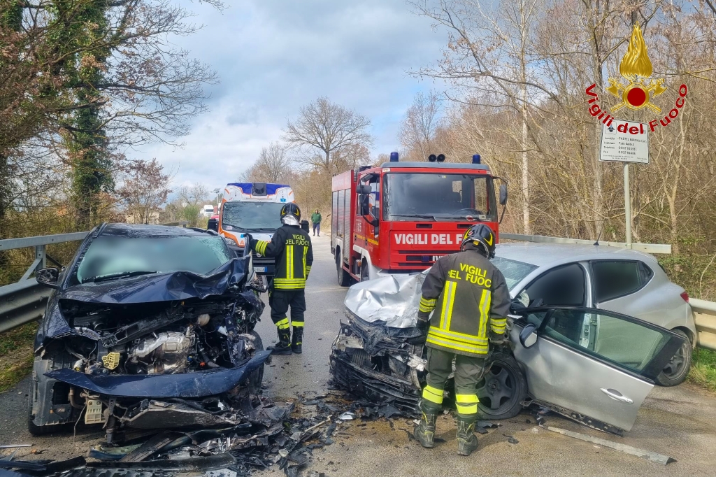 Incidente sulla SP 284: due feriti trasportati in ospedale