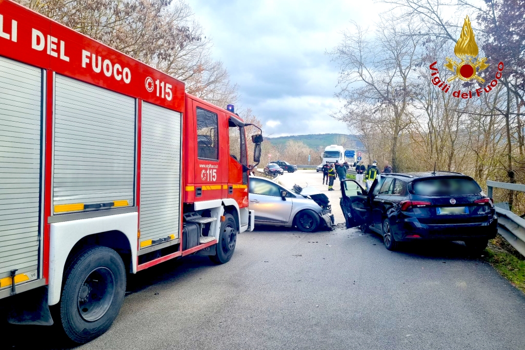 Incidente sulla SP 284: due feriti trasportati in ospedale