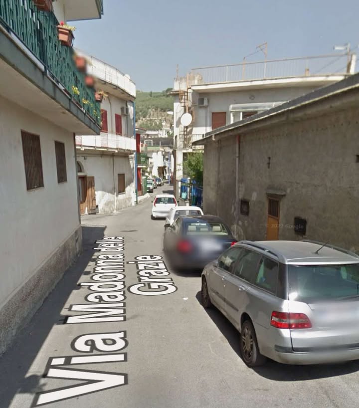 AVELLA. Ingorgo di auto parcheggiate in Via Madonna delle Grazie.  Problemi per la Viabilità, continuano le lamentele dei residenti e non