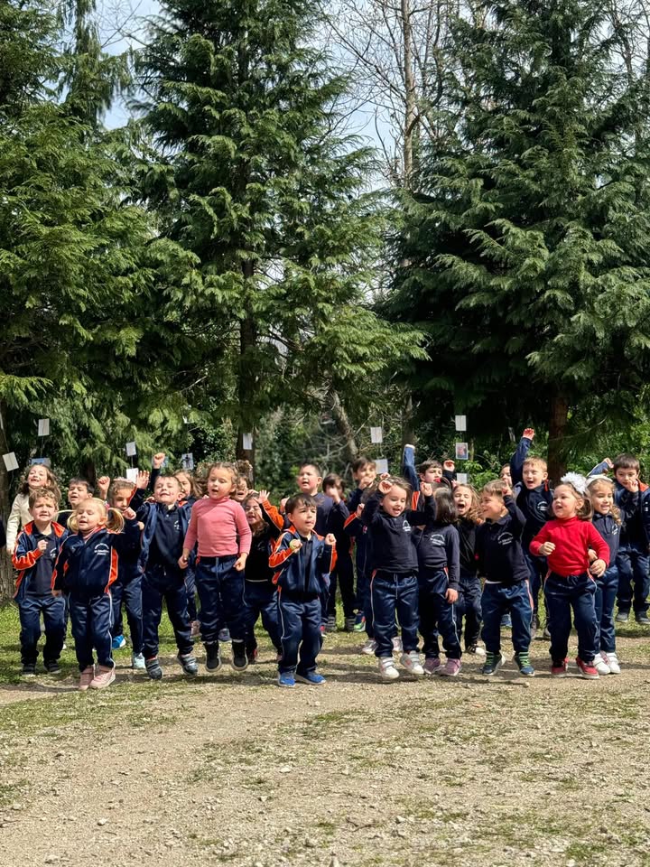 SIRIGNANO. Grande festa del papà nel Bosco di Arciano: una giornata di gioia per la scuola dellinfanzia La Girandola