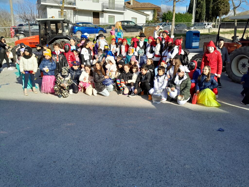 Il carnevale 2025 a Flumeri tra coriandoli, stelle filanti e soprattutto tanti bambini.