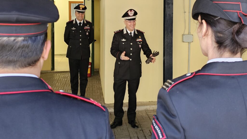 Il Generale La Gala in visita alla Compagnia Carabinieri di Solofra.