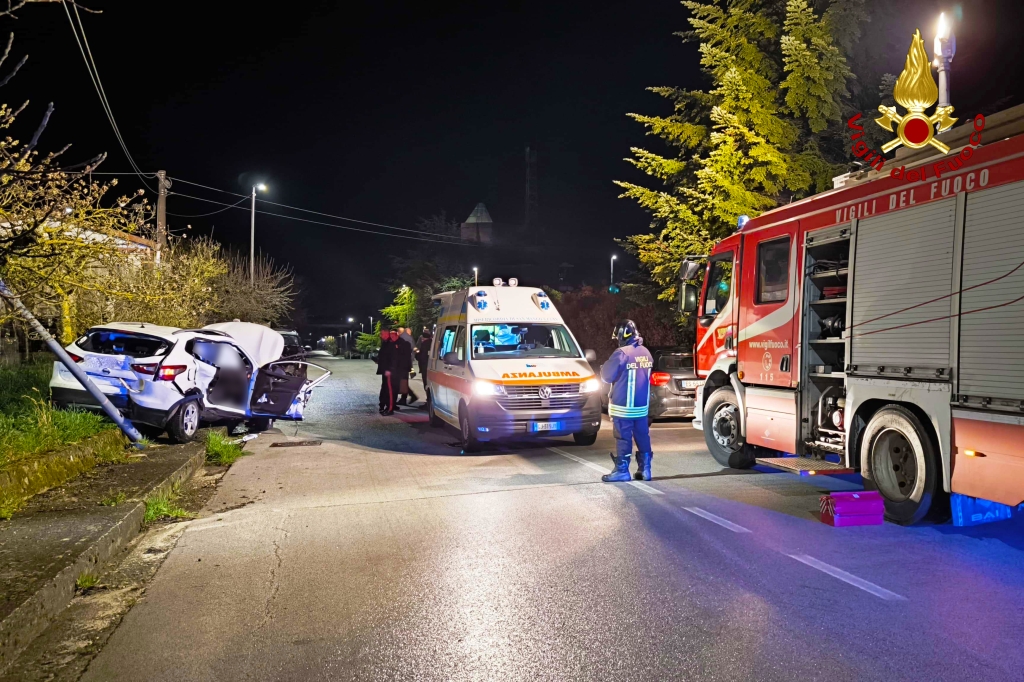 Incidente sulla SP 189 a Bisaccia: due feriti, intervento dei Vigili del Fuoco