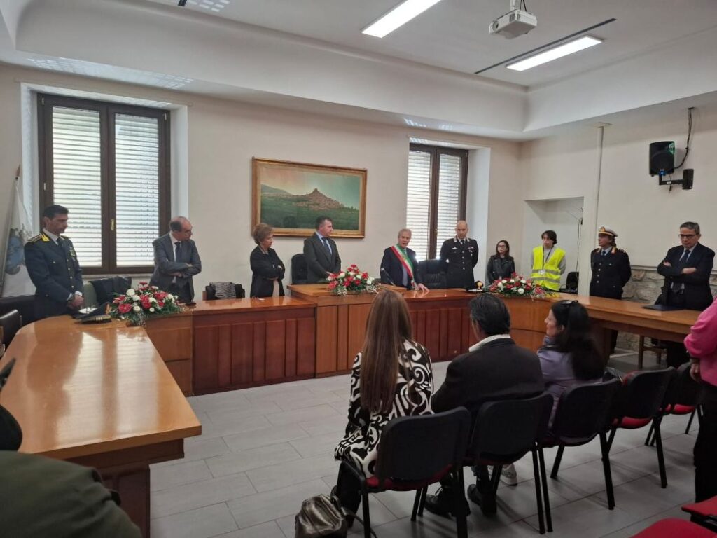 Guardia Sanframondi: Comitato provinciale per l’ordine e la sicurezza pubblica affronta l’aumento dei furti in abitazione e sottoscrive il protocollo sul controllo di vicinato