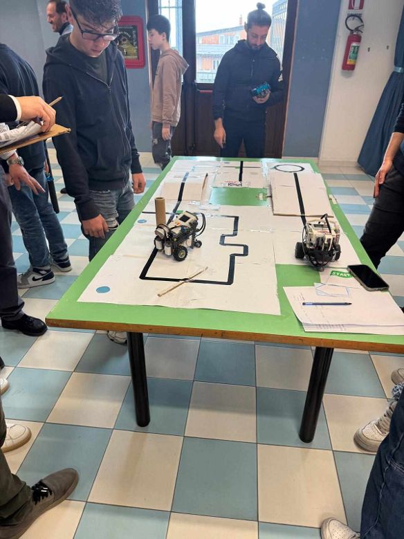 Robocup Junior Academy, all’IC Aurigemma di Monteforte grande partecipazione per la sfida tra gli studenti campani, scelte le squadre che parteciperanno alle finali nazionali di Pescara