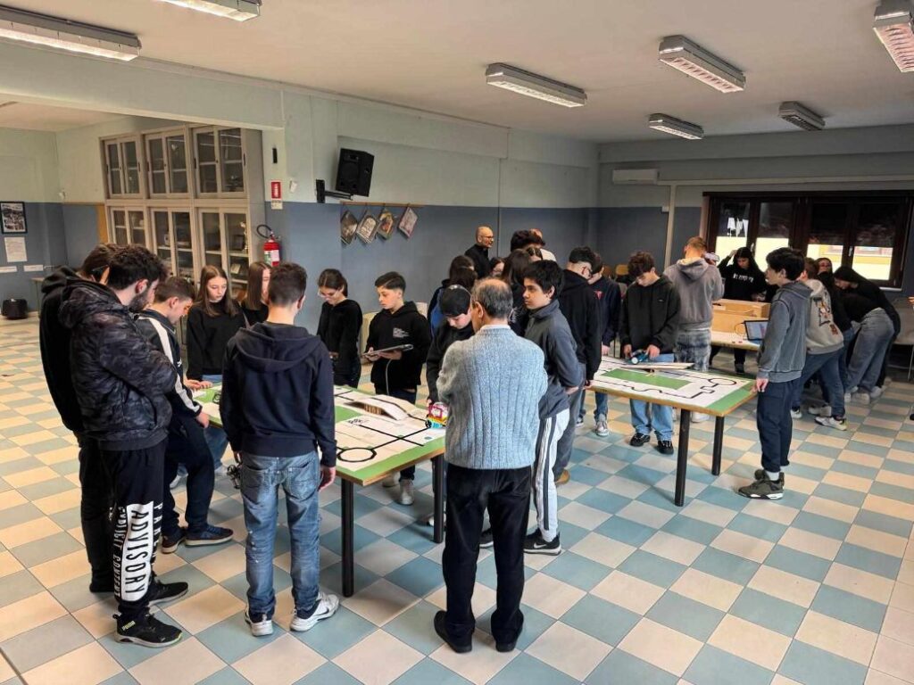 Robocup Junior Academy, all’IC Aurigemma di Monteforte grande partecipazione per la sfida tra gli studenti campani, scelte le squadre che parteciperanno alle finali nazionali di Pescara