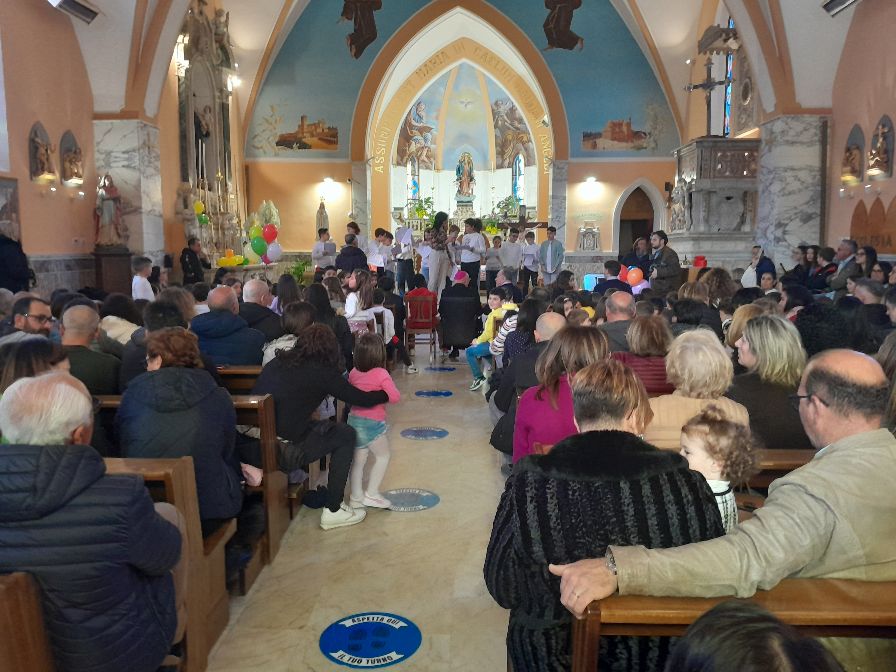 Flumeri, concerto in chiesa e benedizione dell’albero della pace alla presenza del Vescovo di Ariano Lacedonia Mons. Sergio Melillo.