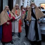Mugnano del Cardinale, fede e partecipazione in Piazza Umberto I: la Via Crucis 2025 emoziona la comunità (Foto  e Video)