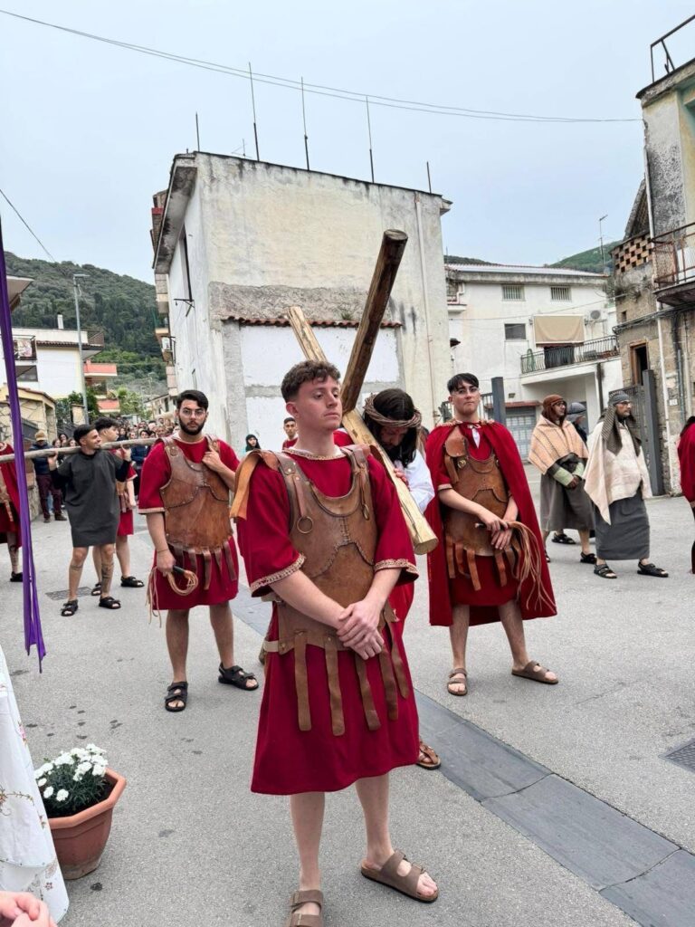 Marzano di Nola, una Via Crucis tra fede, emozione e comunità: grande partecipazione per la “Via Crucis et Passio Christi”