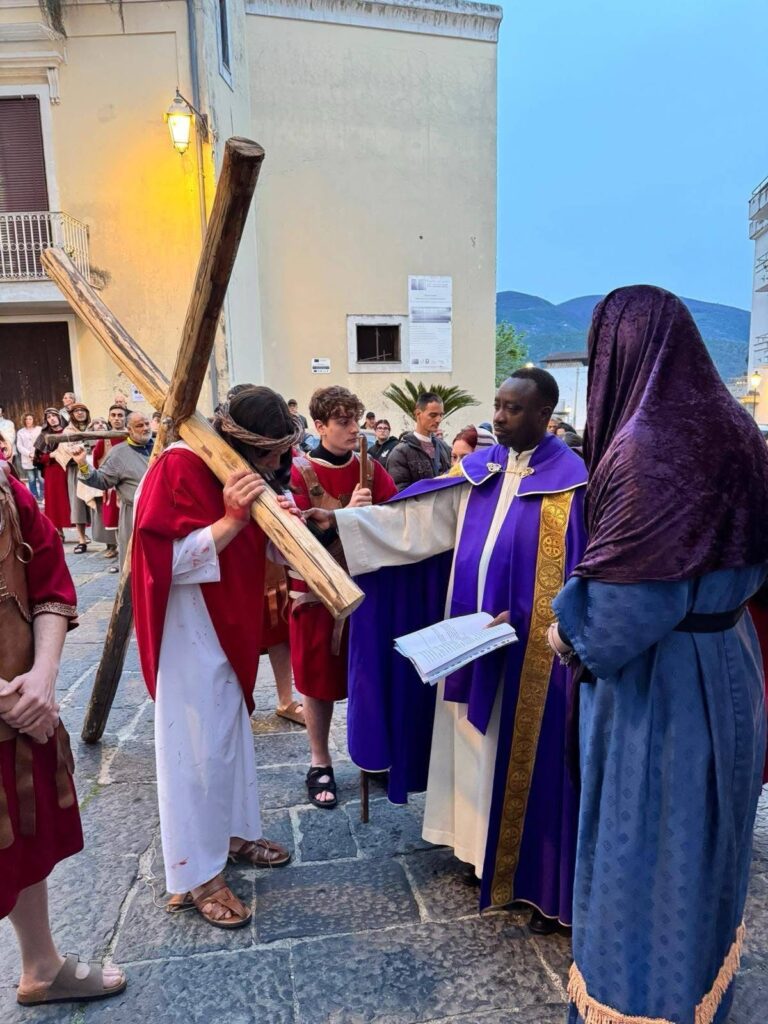 Marzano di Nola, una Via Crucis tra fede, emozione e comunità: grande partecipazione per la “Via Crucis et Passio Christi”