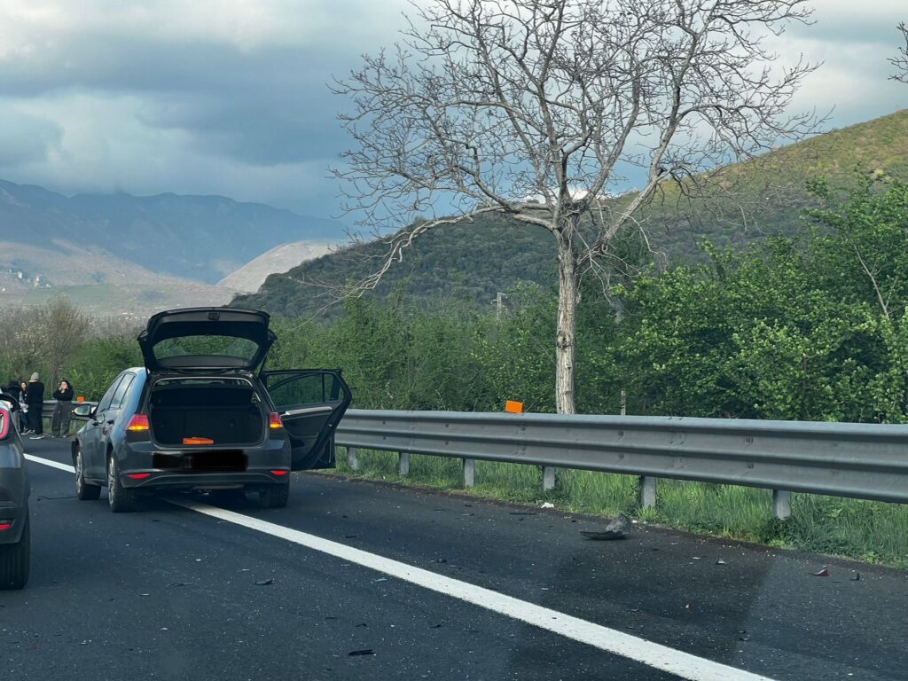 TUFINO. Incidente A16, località Tufino. In azione i soccorsi. VIDEO