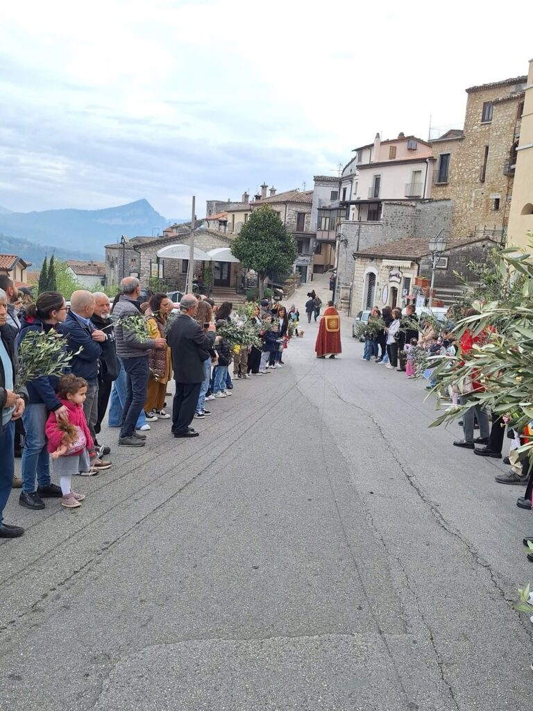 Fede, tradizione e comunità: la Domenica delle Palme a Cusano Mutri (foto)