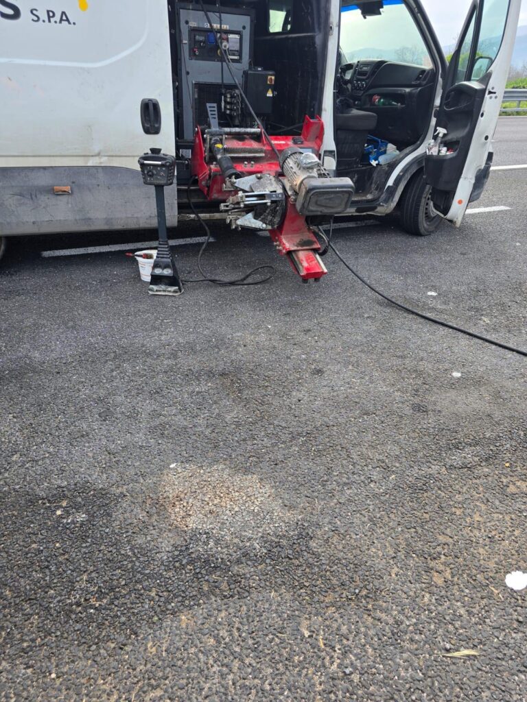 Incidente sulla Nola Palma: camion perde una rampa, veicoli coinvolti ma nessun ferito