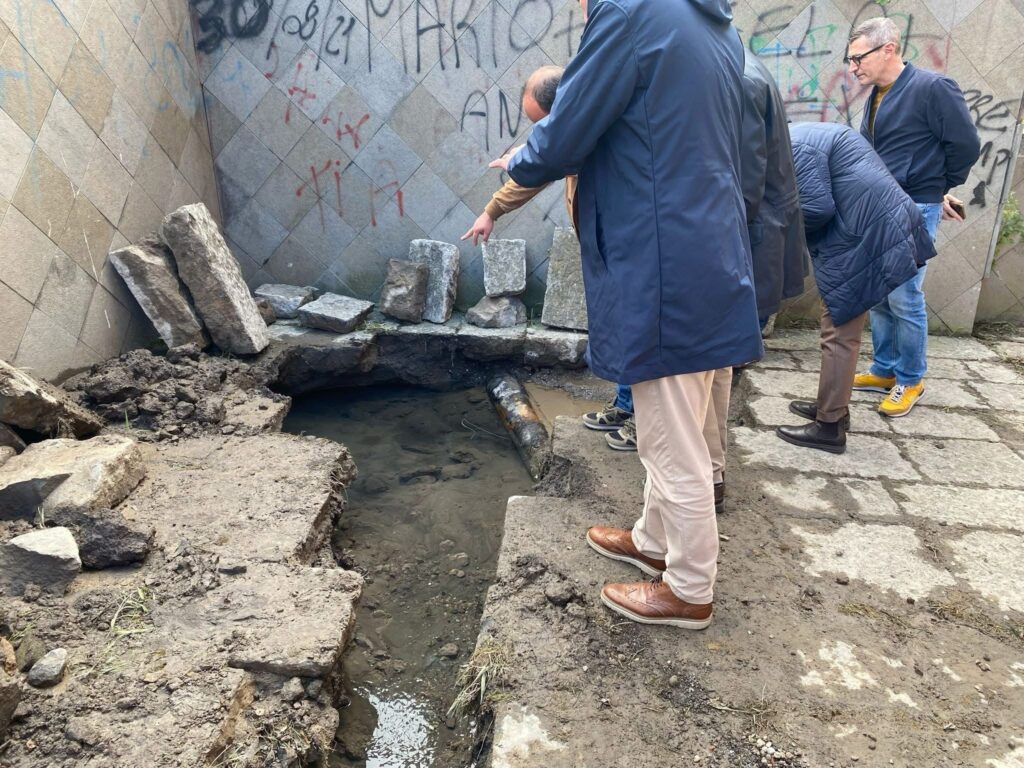 Torre del Greco: Scoperta un Corso d’Acqua nelle Cento Fontane, Il Sindaco Luigi Mennella Interviene